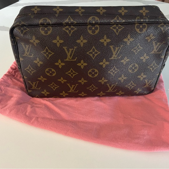 Louis Vuitton Trousse 28 Monogram Toiletry Bag - Picture 1 of 10